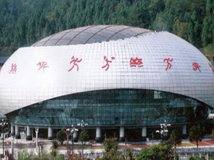 崇左体育中心球形网架加工安装